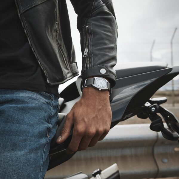 Hamilton Khaki Aviation Pilot Pioneer Mechanical Watch wrist shoot 2